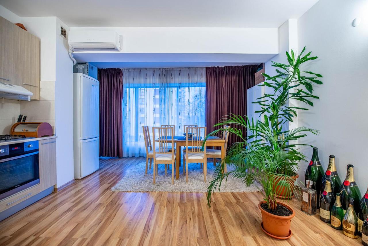 Luxury Two Room Apartment In The Heart Of Bucharest ブカレスト エクステリア 写真